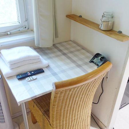 1 Zimmer In Wohngemeinschaft, Netflix, Premium Kabelfernsehen, Kueche Daire Berlin Dış mekan fotoğraf