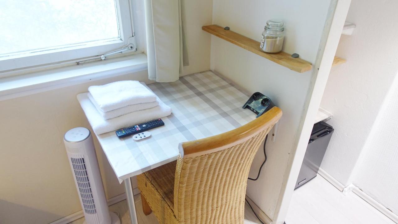 1 Zimmer In Wohngemeinschaft, Netflix, Premium Kabelfernsehen, Kueche Daire Berlin Dış mekan fotoğraf