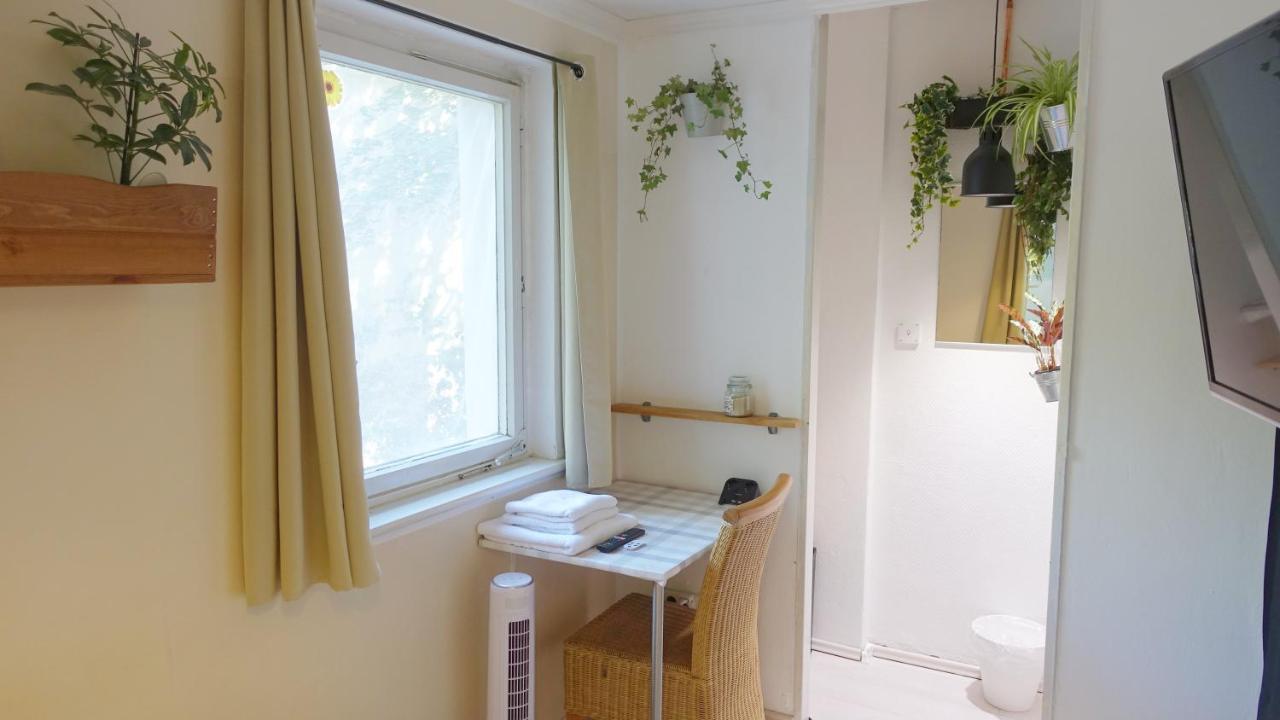 1 Zimmer In Wohngemeinschaft, Netflix, Premium Kabelfernsehen, Kueche Daire Berlin Dış mekan fotoğraf